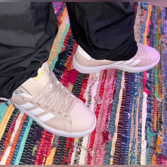 Meet your Posher, DeshaunthegreatWhite - Picture 7 of 15